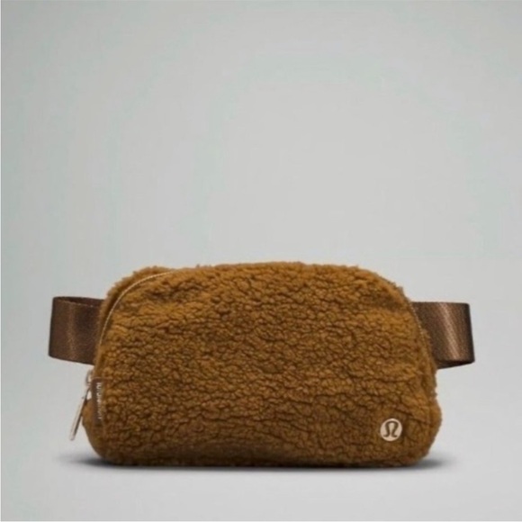 lululemon athletica Handbags - Lululemon Everywhere Belt Bag - Sherpa Burnt Caramel